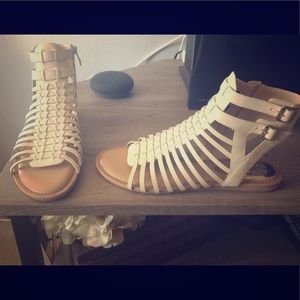 Vince Camuto Flat Gladiator Sandals
